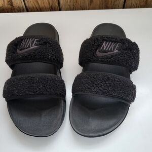 Nike Fur Revive Slides Size Us 7